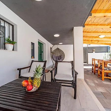 Luce With Pool - Happy * Ljubitovica