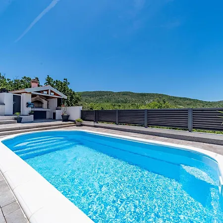 Luce With Pool - Happy Ljubitovica