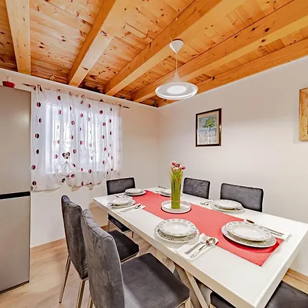 Apartment Luce With Pool - Happy