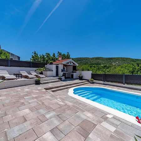 Luce With Pool - Happy Ljubitovica