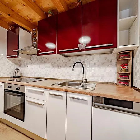 Apartman Luce With Pool - Happy