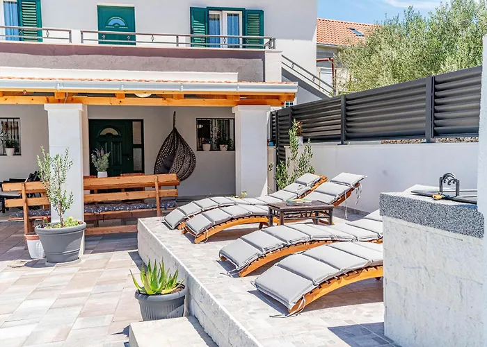 Apartment Luce With Pool - Happy