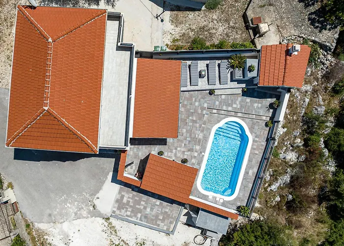 Luce With Pool - Happy Apartment *